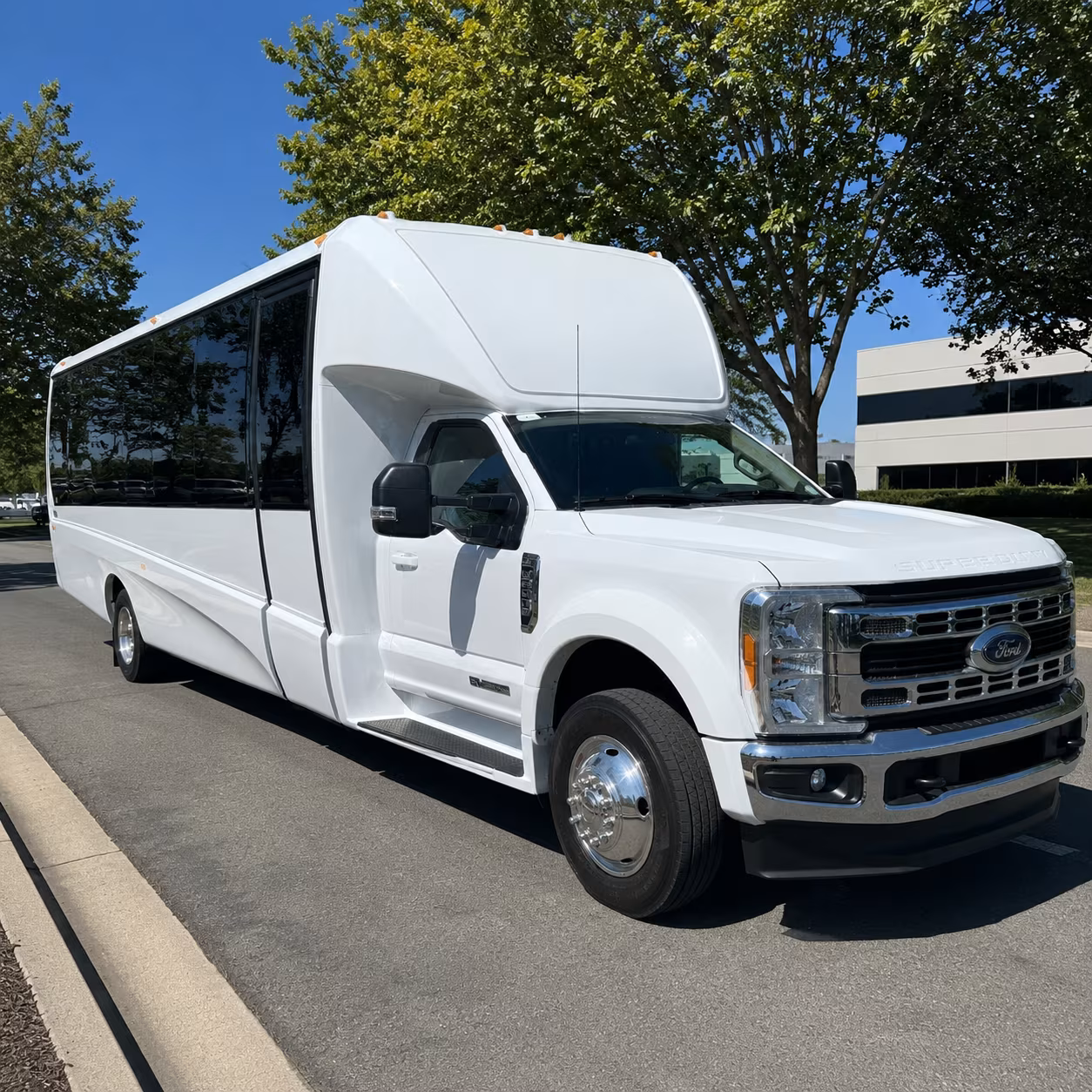 airport transfer buses for pleasanton business travelers
