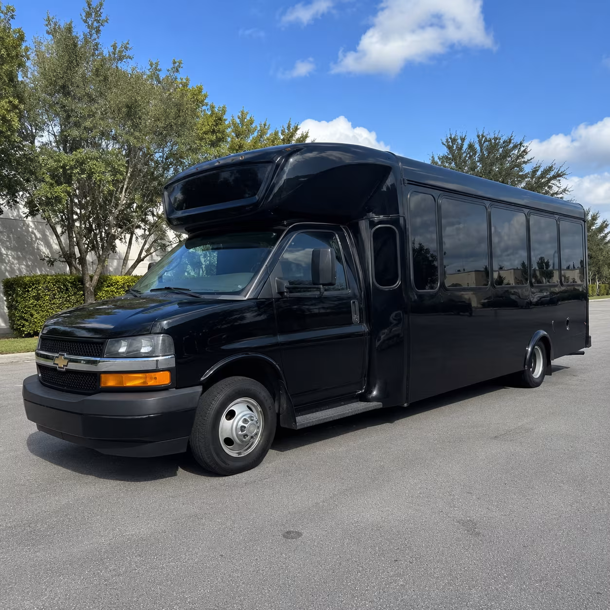 party buses to oakland fox theater and chase center shows