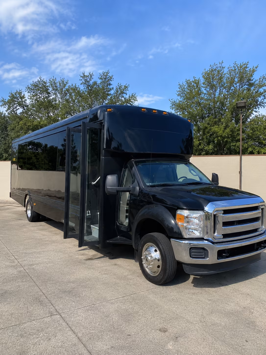 pleasanton 20 passenger party bus